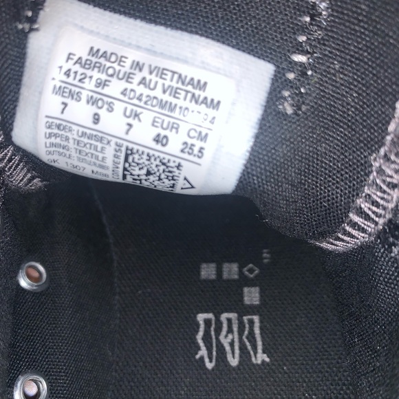 Converse AllStar Chuck Taylor unisex size M 7 , W 9 - Picture 5 of 6